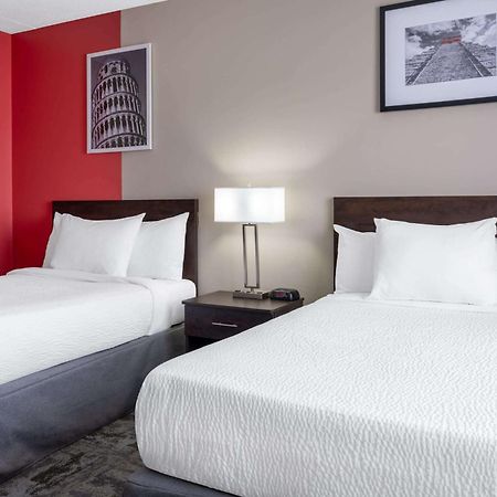 Ramada By Wyndham Thunder Bay Airlane Hotel Exteriör bild