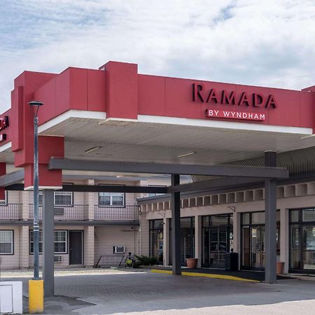 Ramada By Wyndham Thunder Bay Airlane Hotel Exteriör bild