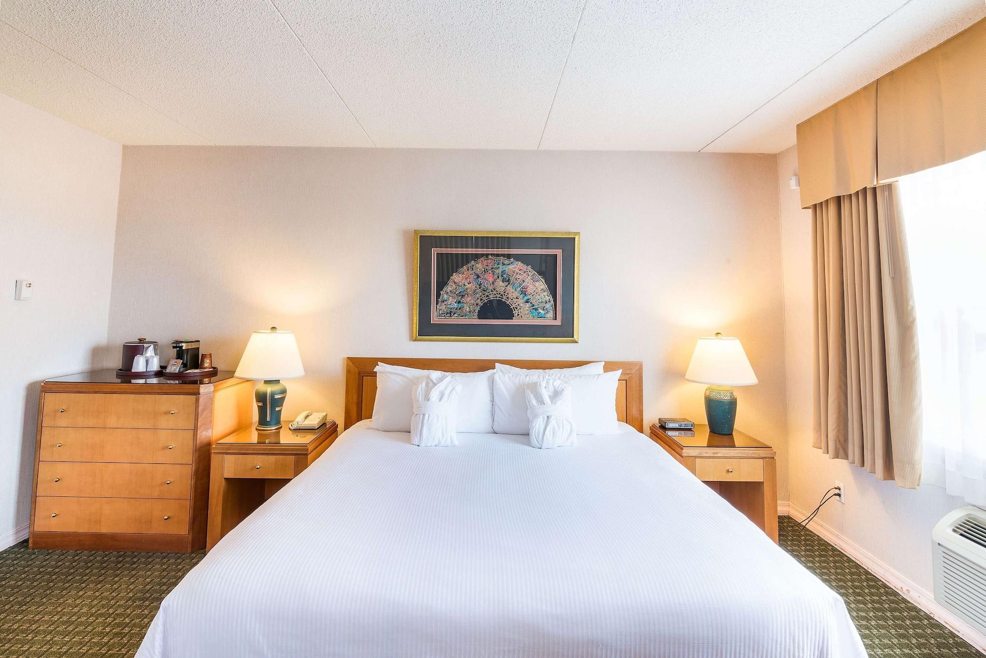 Ramada By Wyndham Thunder Bay Airlane Hotel Exteriör bild