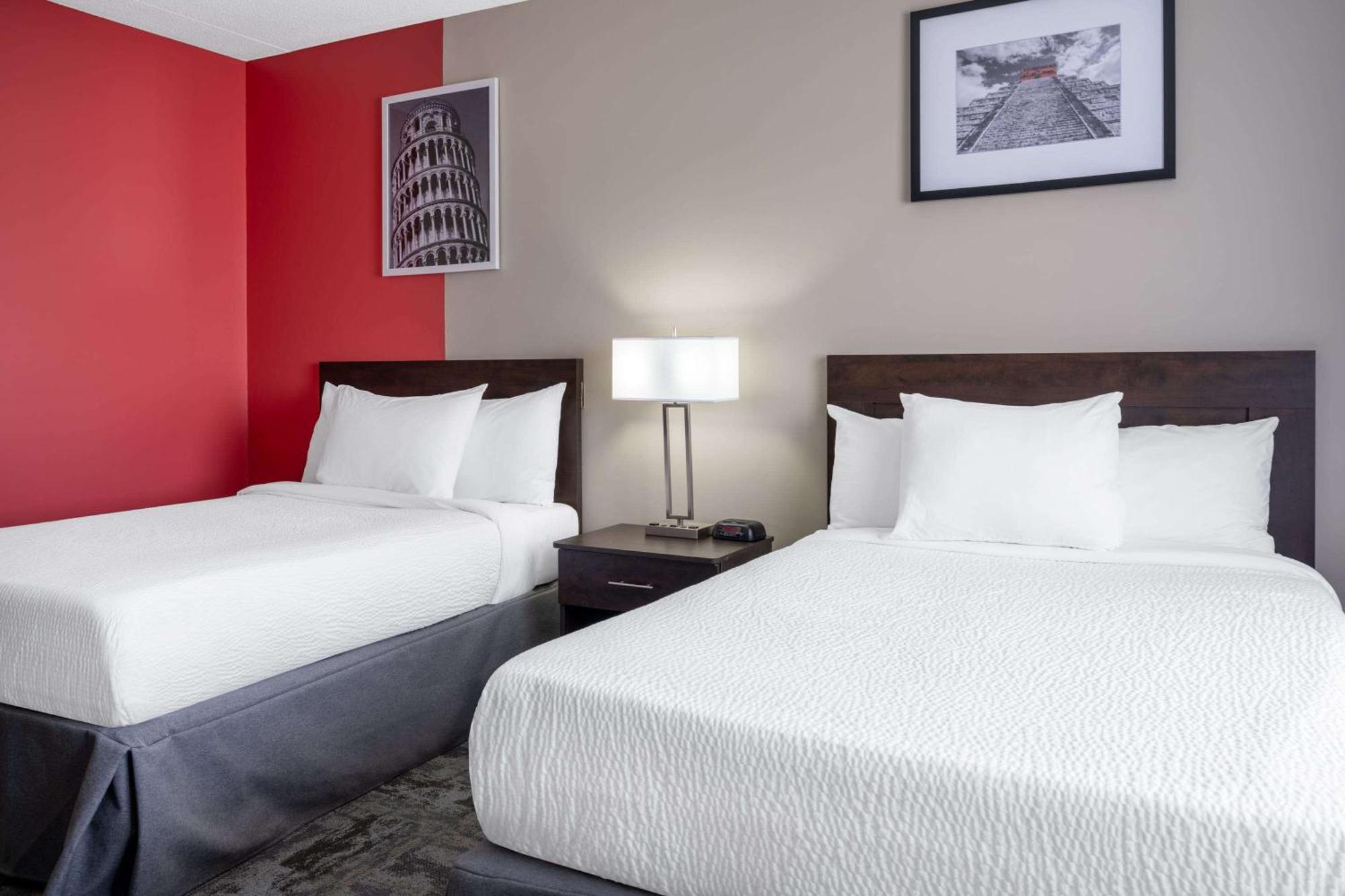 Ramada By Wyndham Thunder Bay Airlane Hotel Exteriör bild