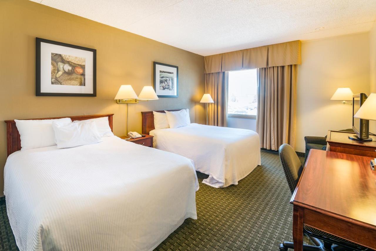 Ramada By Wyndham Thunder Bay Airlane Hotel Exteriör bild